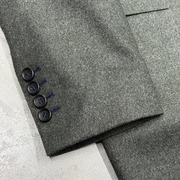 Green Textured Suit with Notched Lapels - Picture 4 of 14